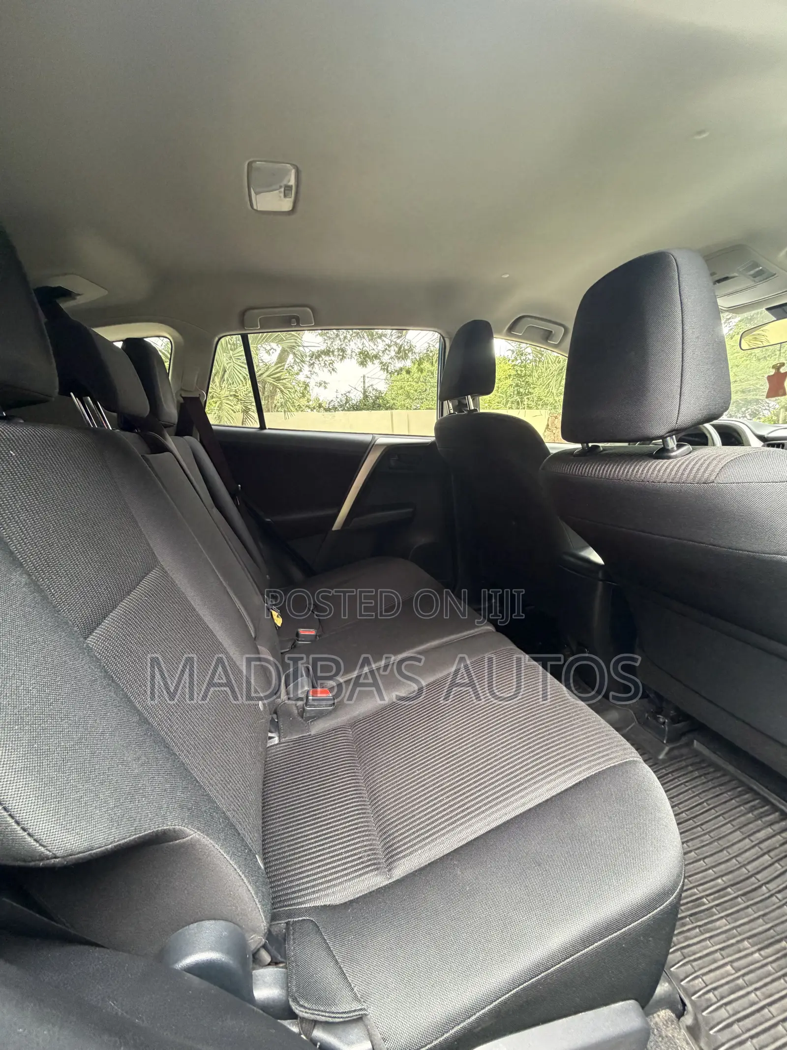 Toyota RAV4 LE 4dr SUV (2.5L 4cyl 6A) 2018 Blue
