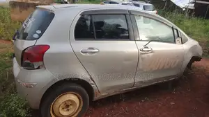Toyota Vitz 1.0 FWD 5dr 2009 Silver