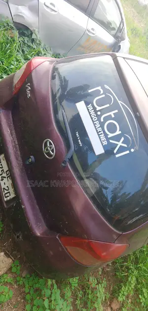 Toyota Vitz 1.0 FWD 5dr 2010 Purple