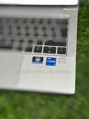 New Laptop HP EliteBook 830 G8 8GB Intel Core i5 SSD 256GB