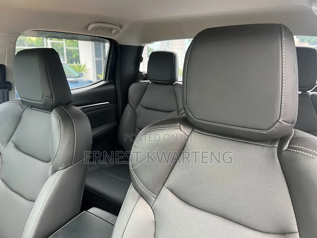Isuzu D-MAX 2021 Burgundy
