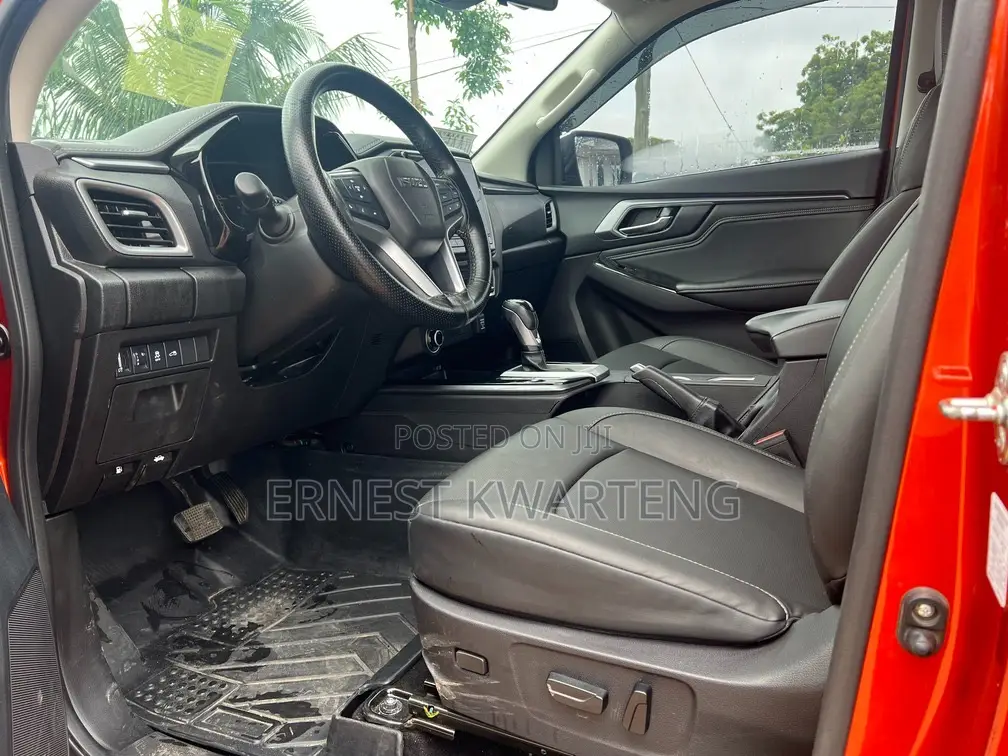 Isuzu D-MAX 2021 Burgundy