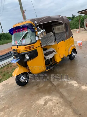 Bajaj RE 2025 Red