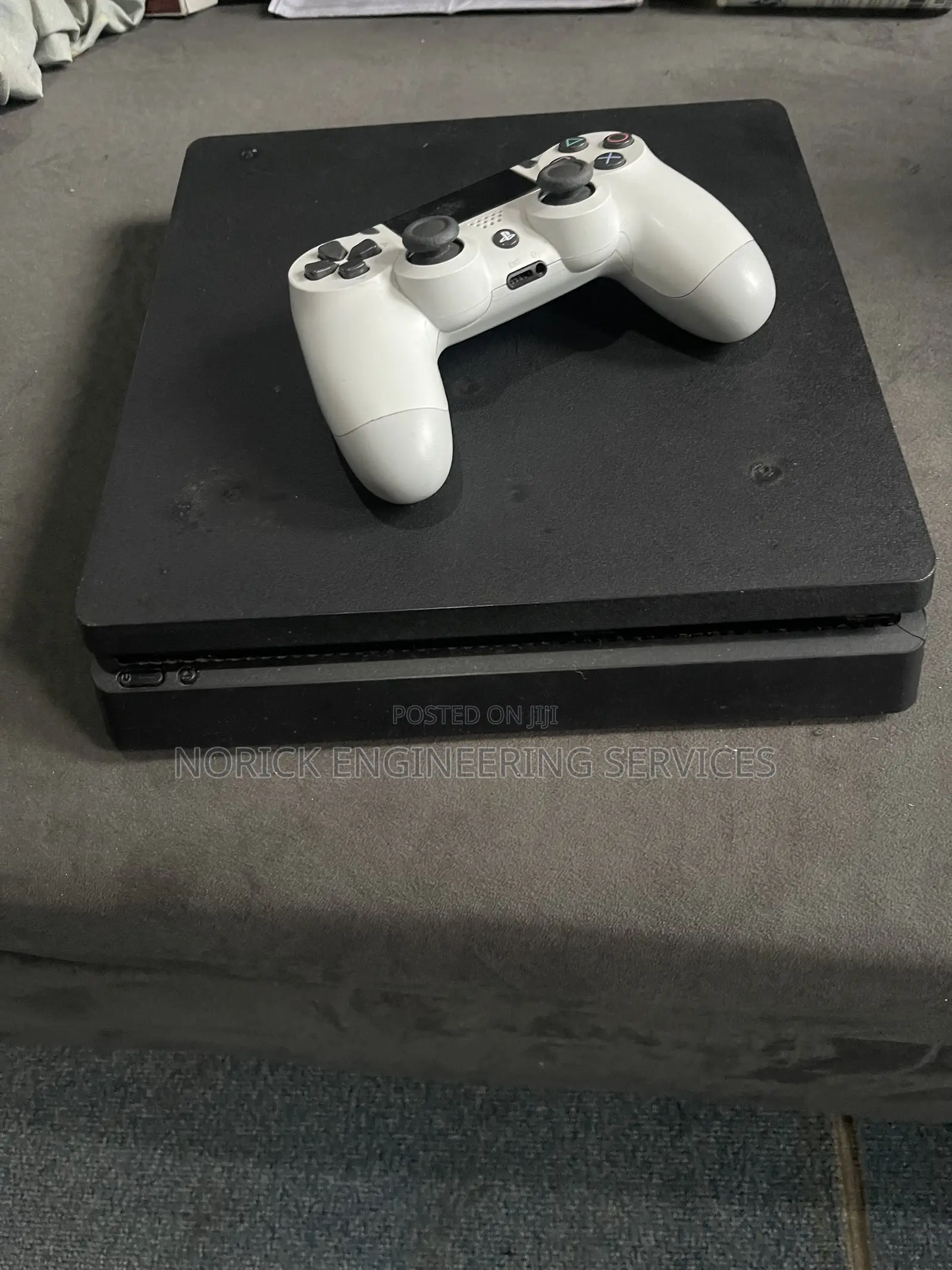 PlayStation 4 Slim