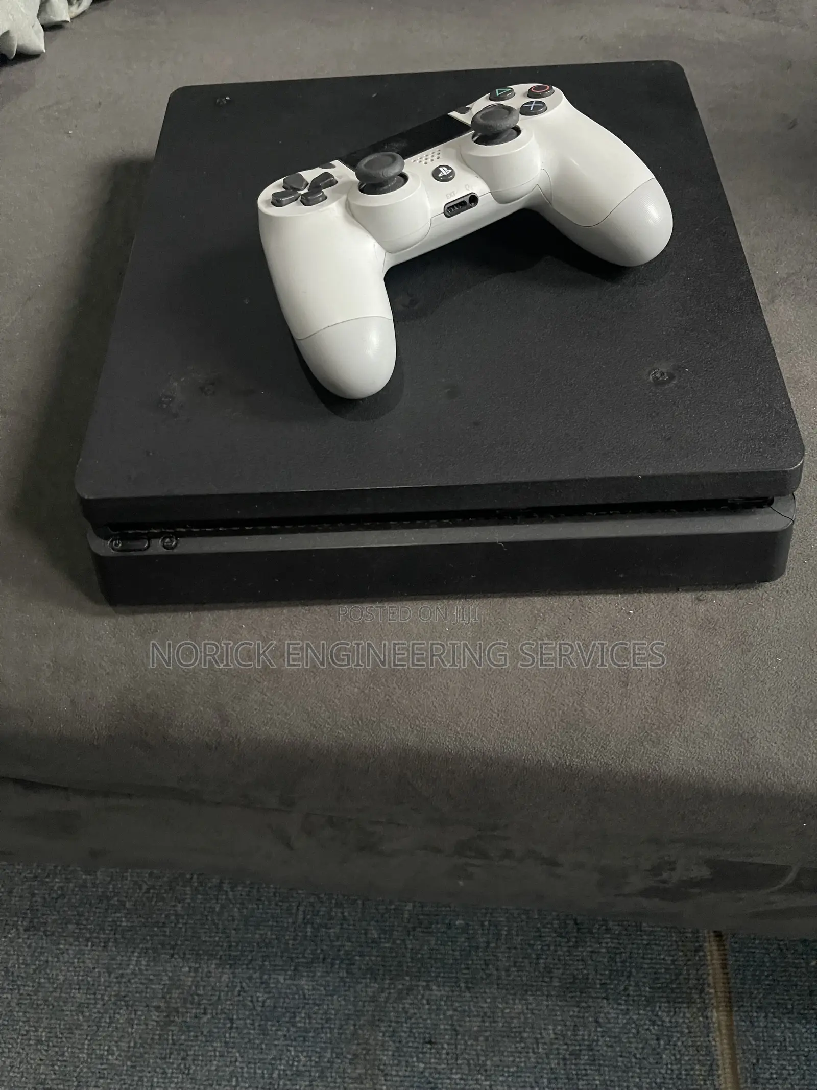 PlayStation 4 Slim