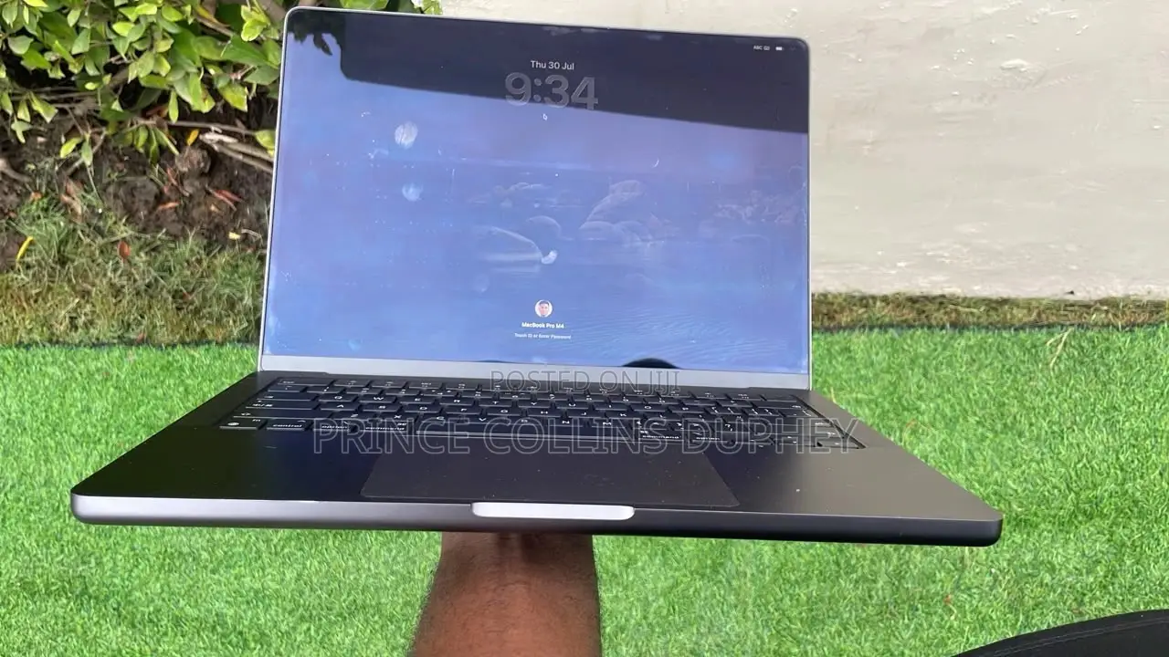 Laptop Apple MacBook Pro 2024 M4 16GB Apple M4 SSD 512GB