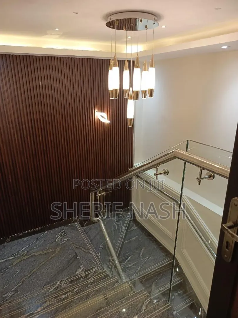 7bdrm Duplex in Ashaly Botwe, Accra Metropolitan for sale