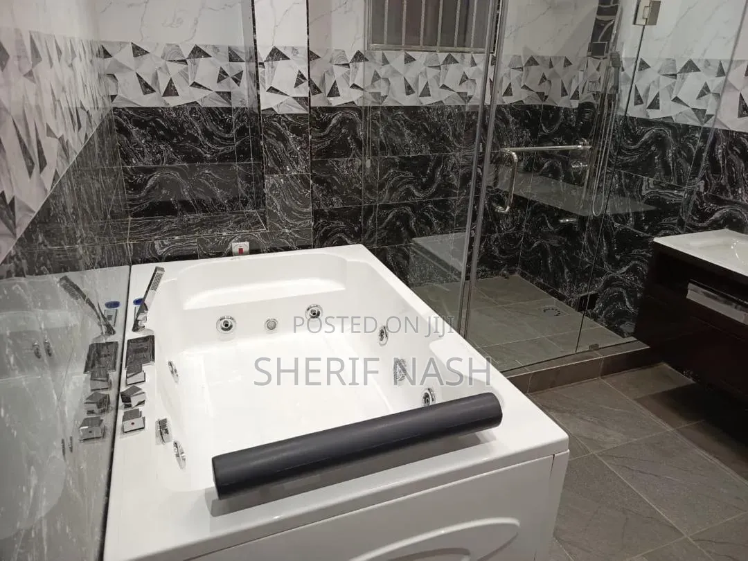 7bdrm Duplex in Ashaly Botwe, Accra Metropolitan for sale