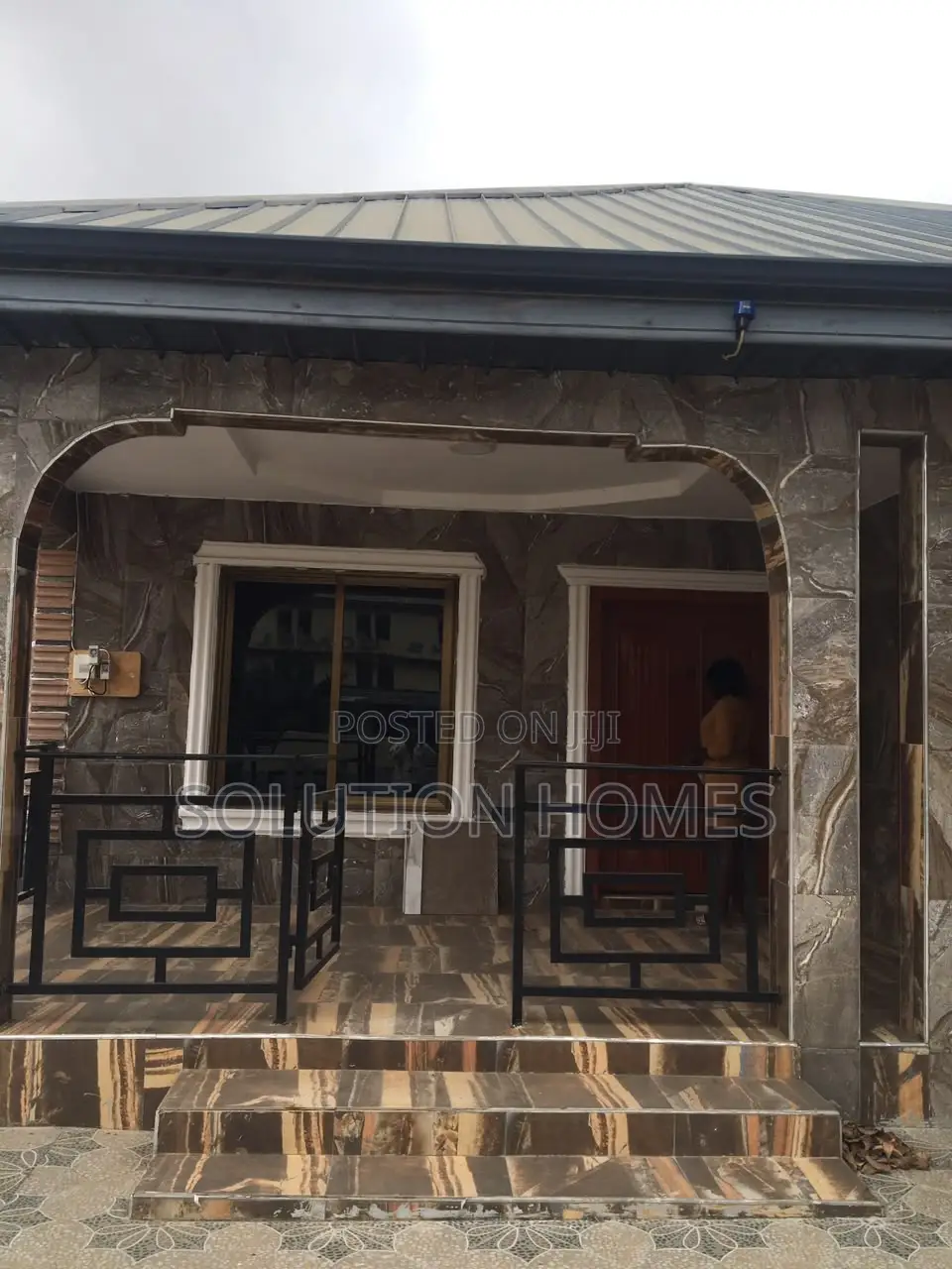 3bdrm House in Ngleshie Amanfro for rent