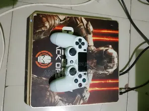 U.K Used Ps4 Slime Console Very Neat and Loaded With 11Games for Sale