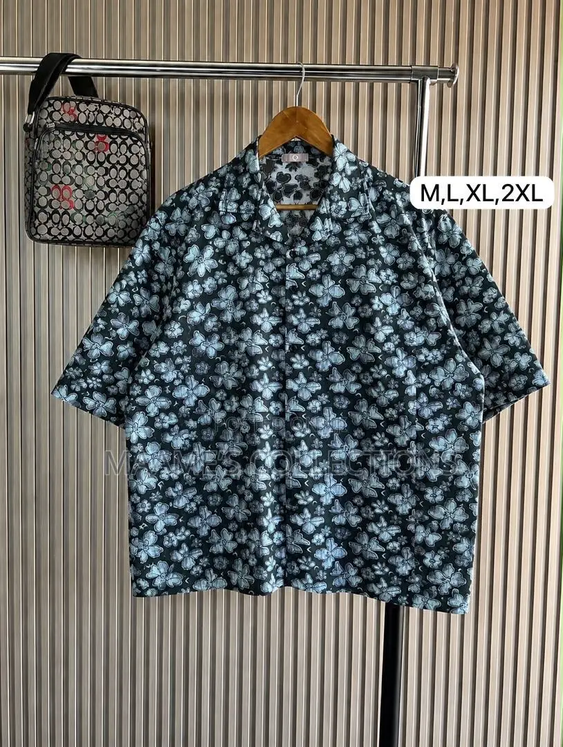 Men’s Short Sleeve Button-Up Shirt – Smart Casual