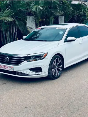 Volkswagen Passat 2.0T SE 2021 White
