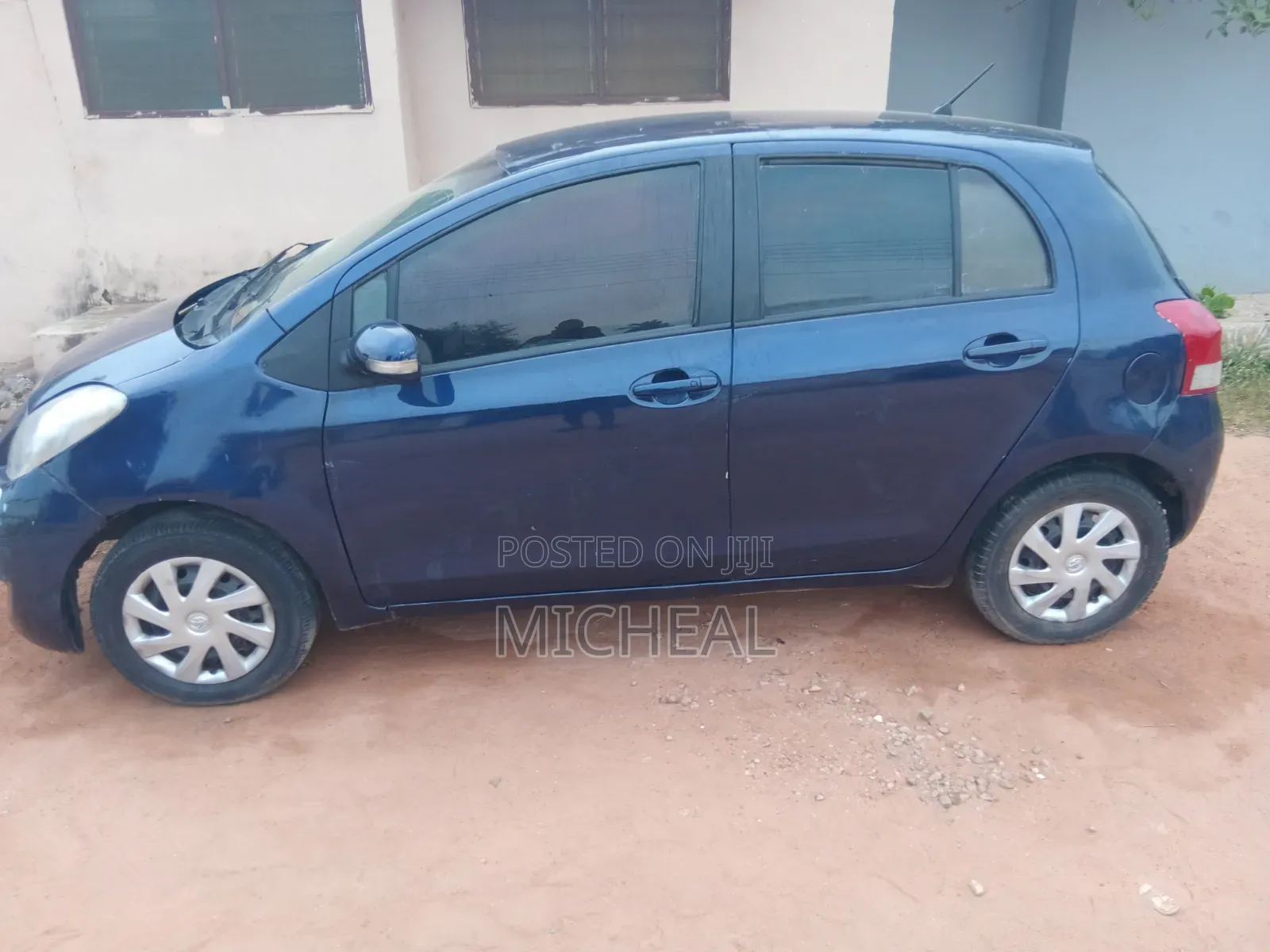 Toyota Vitz 2010 Blue
