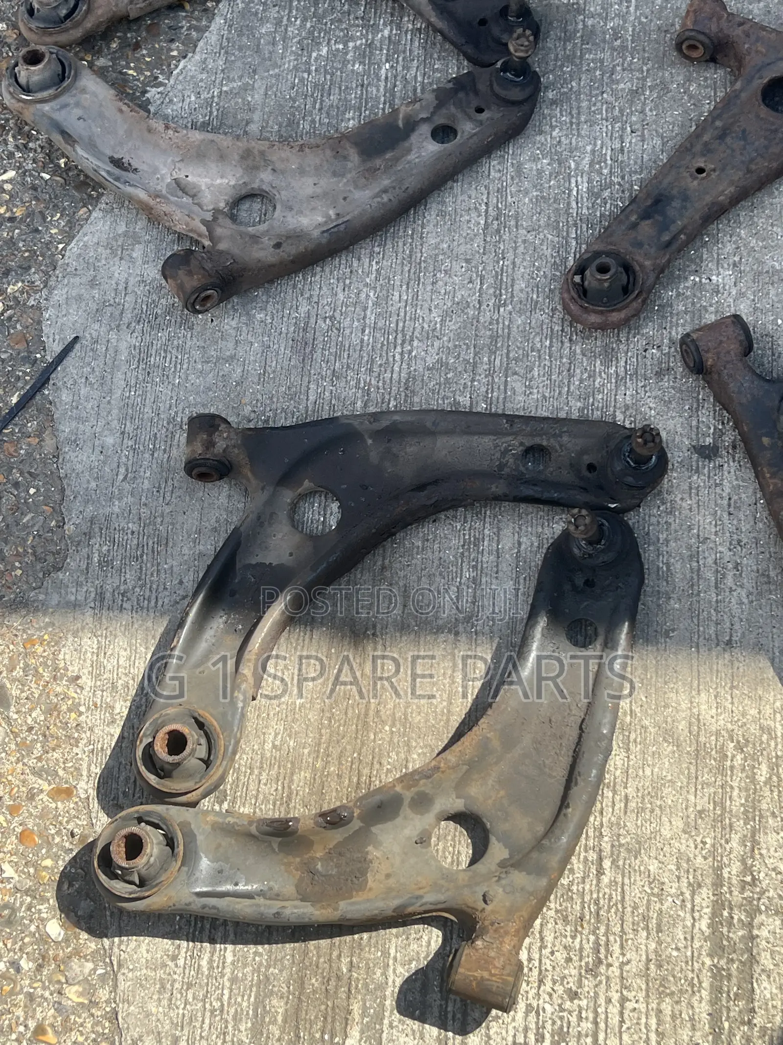 Toyota Vitz/Yaris Lower Arm Pair