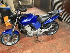 Honda CB 2012 Blue