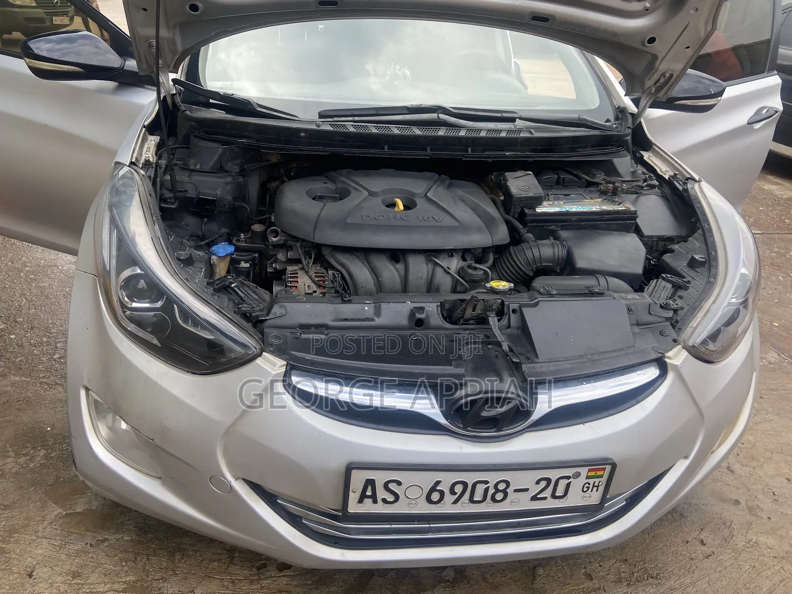 Hyundai Elantra Limited Sedan FWD (1.8L 4cyl 6A) 2013 Silver