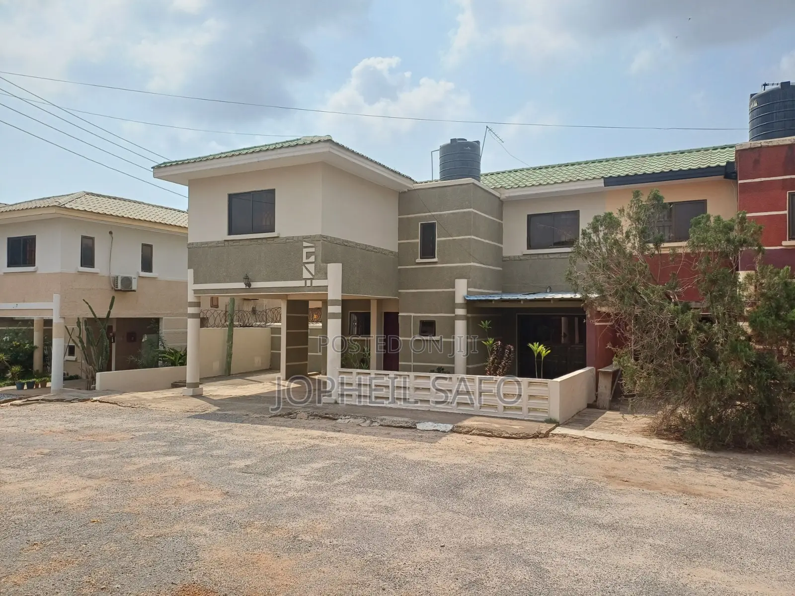 Furnished 3bdrm Townhouse / Terrace in Hfc, Baatsona Total for rent