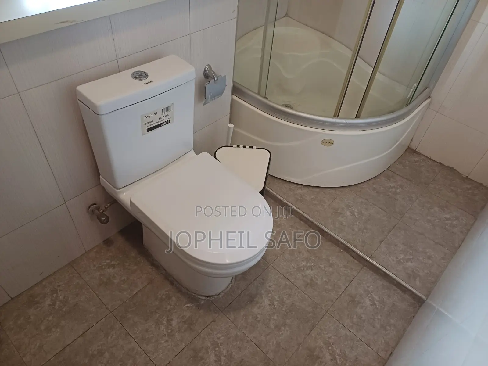 Furnished 3bdrm Townhouse / Terrace in Hfc, Baatsona Total for rent