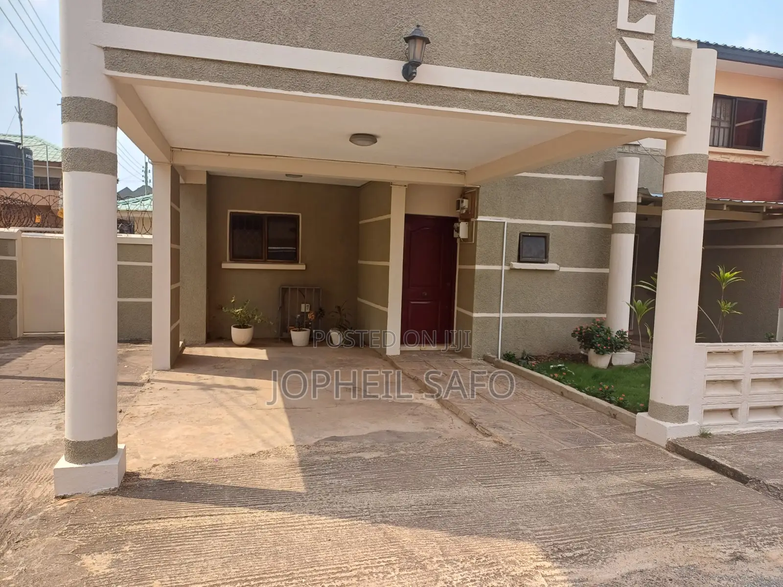 Furnished 3bdrm Townhouse / Terrace in Hfc, Baatsona Total for rent