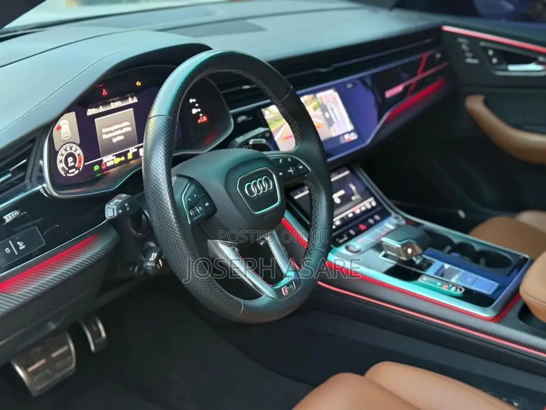 Audi RS Q8 2022 White