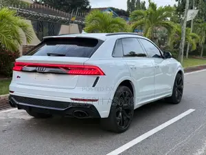 Audi RS Q8 2022 White
