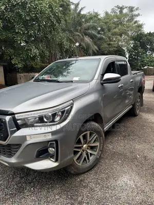 Toyota Hilux Revo Double Cab Petrol 2.7 AWD 2019 Gray