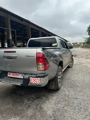 Toyota Hilux Revo Double Cab Petrol 2.7 AWD 2019 Gray