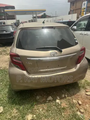 Toyota Vitz 1.3 FWD 5dr 2015 Gray