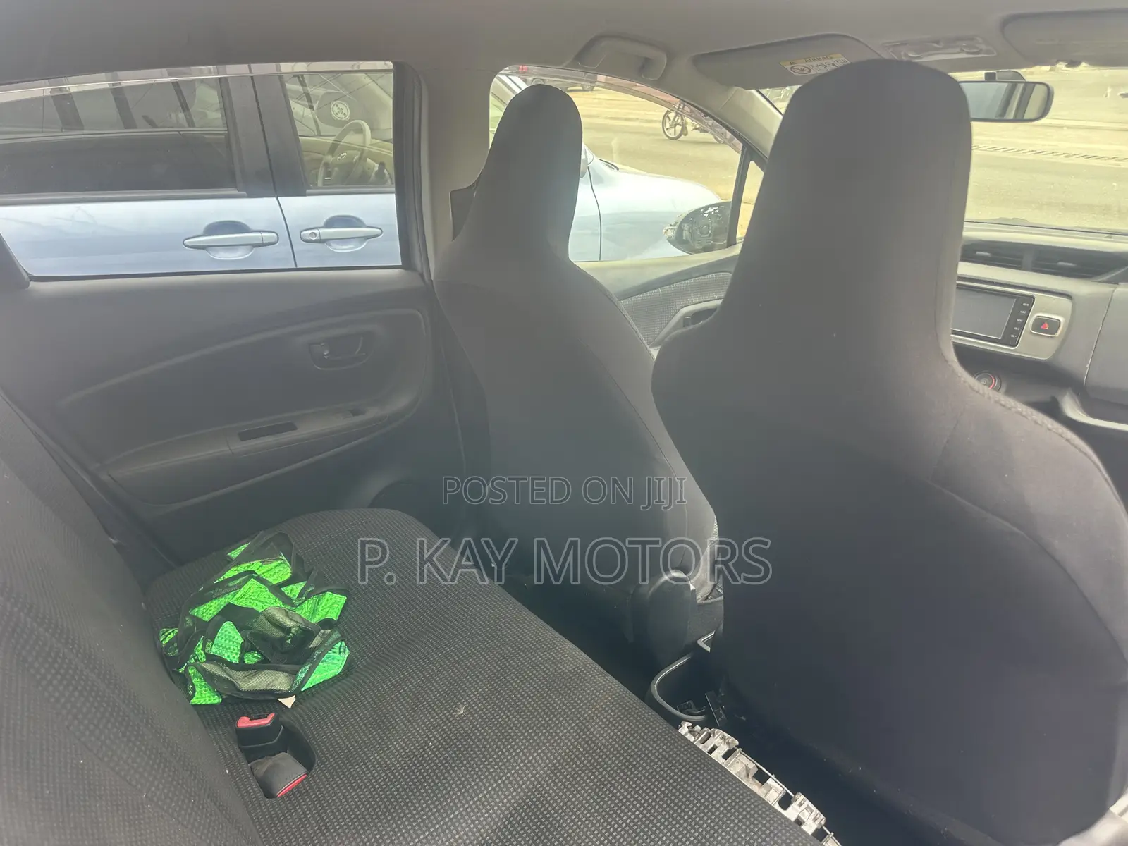 Toyota Vitz 1.3 FWD 5dr 2015 Gray