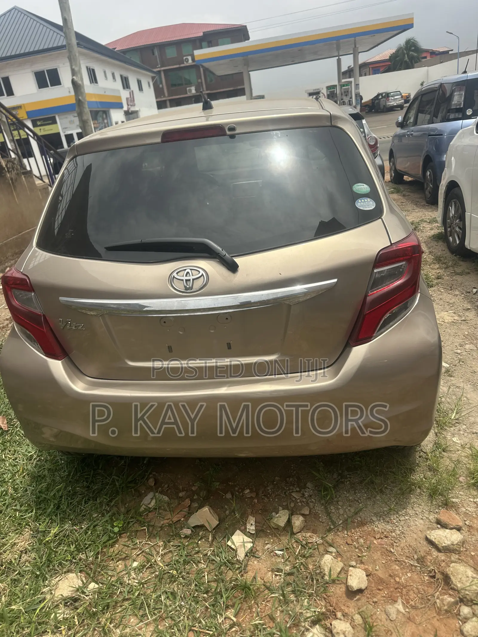 Toyota Vitz 1.3 FWD 5dr 2015 Gray