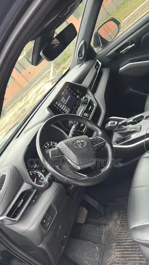 Toyota Highlander XSE 2021 Black