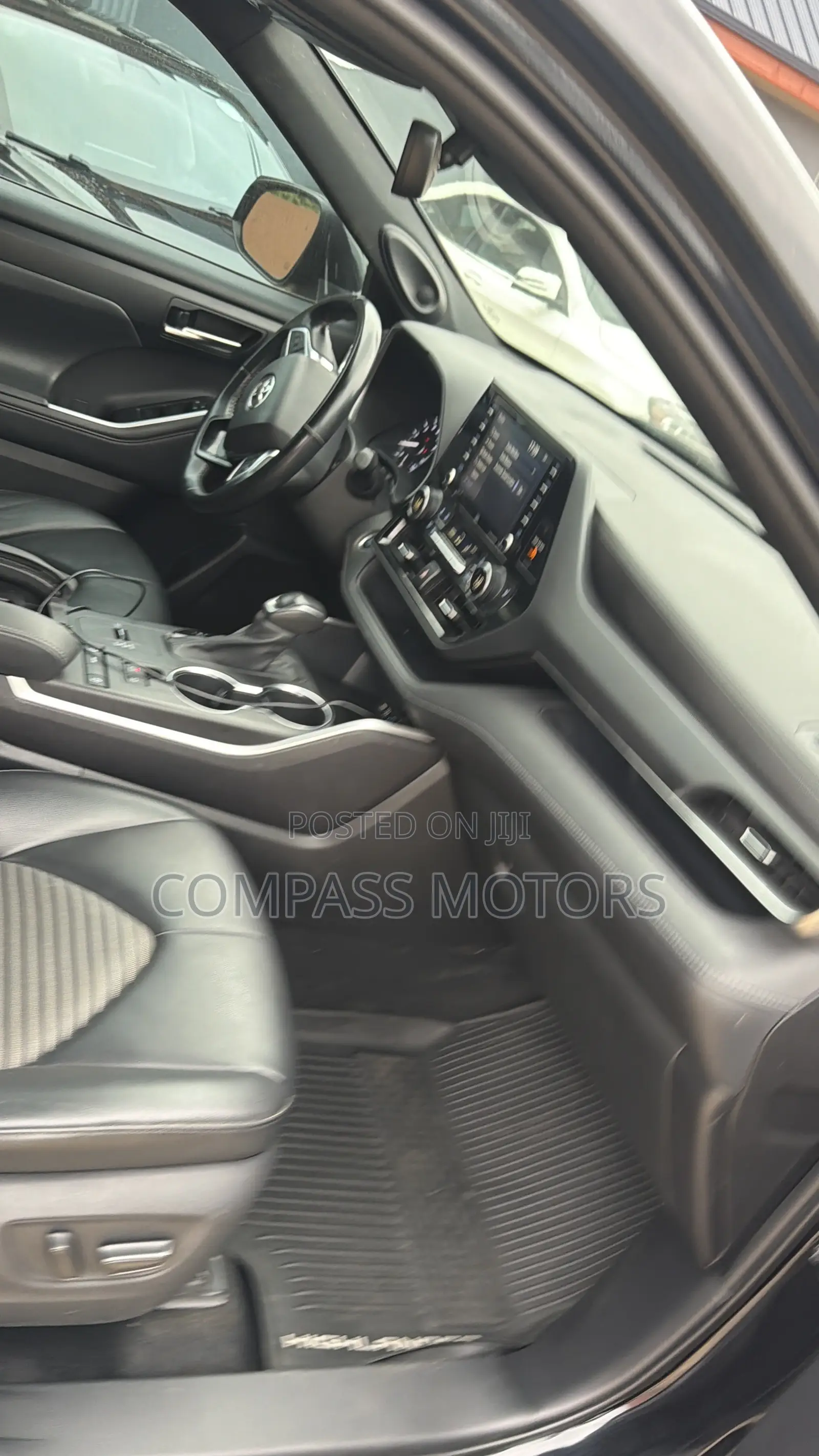 Toyota Highlander XSE 2021 Black