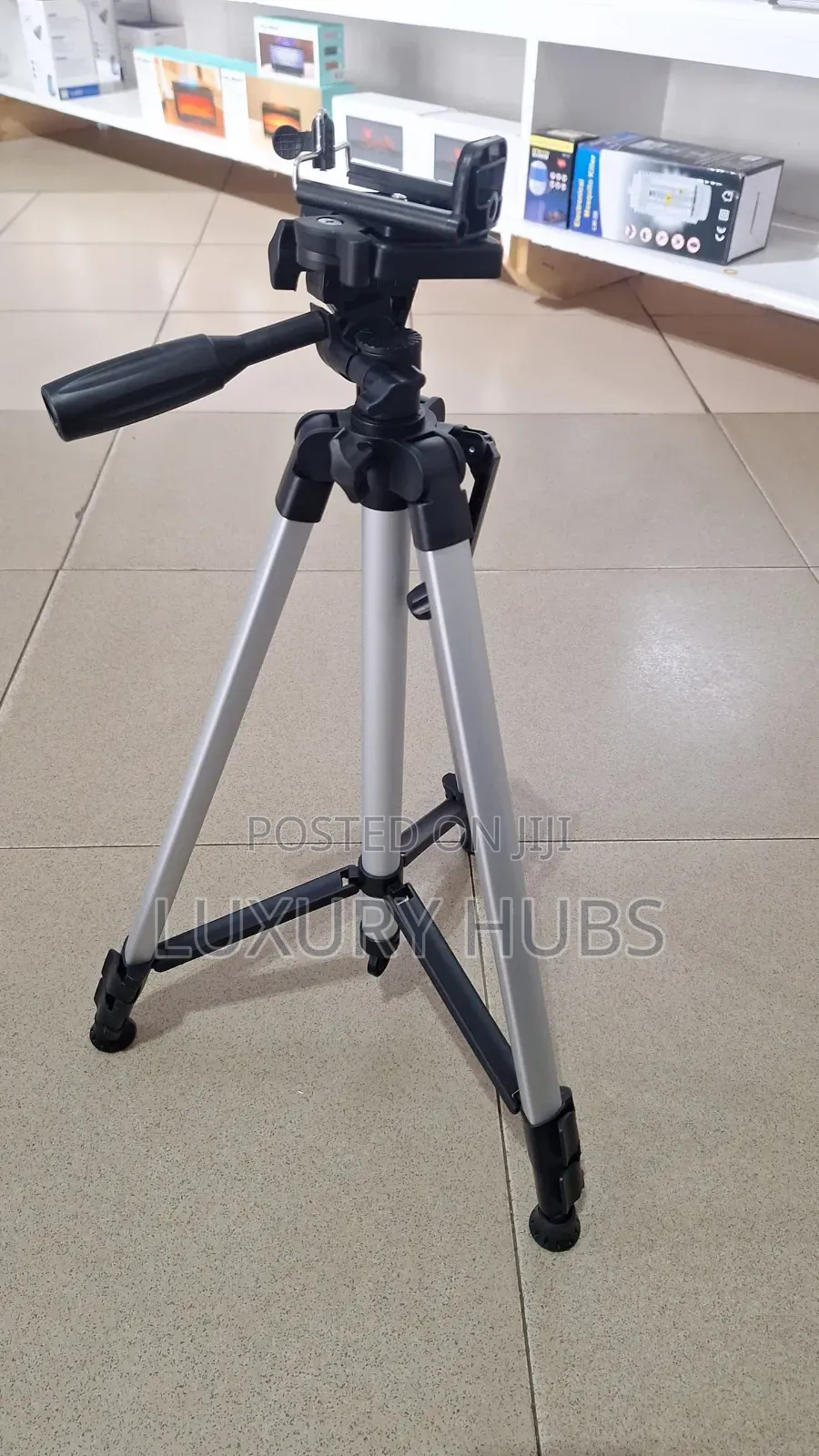135cm Highly Adjustable Aluminum Tripod With Phone Holder