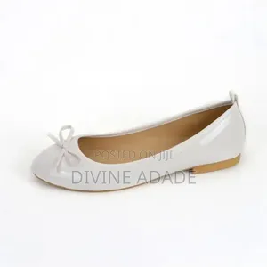 Flat White Nurses Shoes