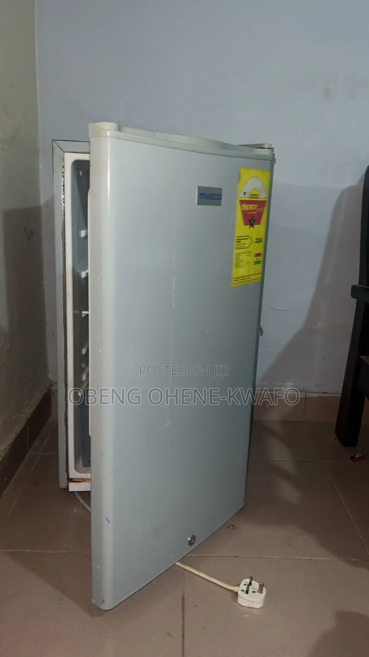 NASCO 80L Table Top Fridge - Silver (Clean Fully Functional)