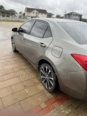 Toyota Corolla SE (1.8L 4cyl 2A) 2019 Brown