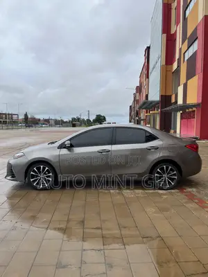 Toyota Corolla SE (1.8L 4cyl 2A) 2019 Brown