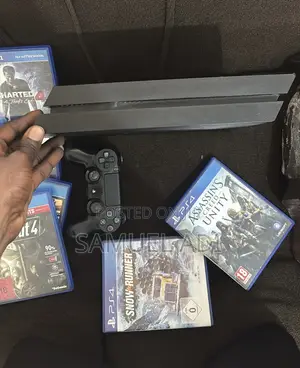 PS4 Console