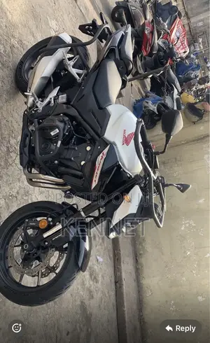 Honda CB 2025 Blue