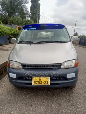 Toyota HiAce 2000 Silver