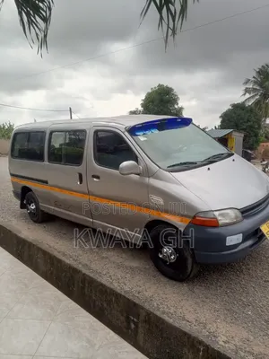 Toyota HiAce 2000 Silver