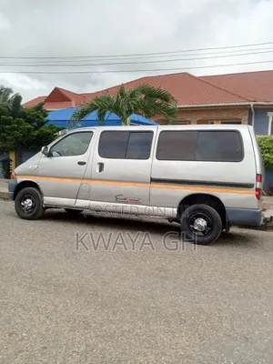 Toyota HiAce 2000 Silver