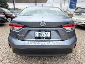 Toyota Corolla LE 2024 Blue