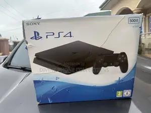 PS4 Slim Jailbreak With Games and 2 Controllers