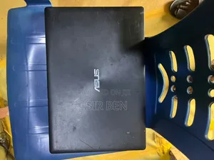 Laptop Asus 8GB Intel Celeron HDD 1T