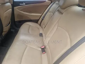 Hyundai Sonata Limited 2.0T Sedan (2.0L 4cyl 6A) 2011 Red