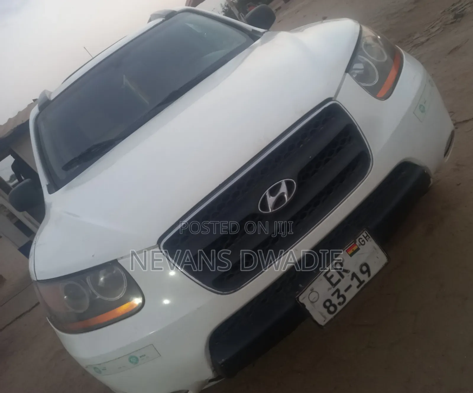 Hyundai Santa Fe 2011 White