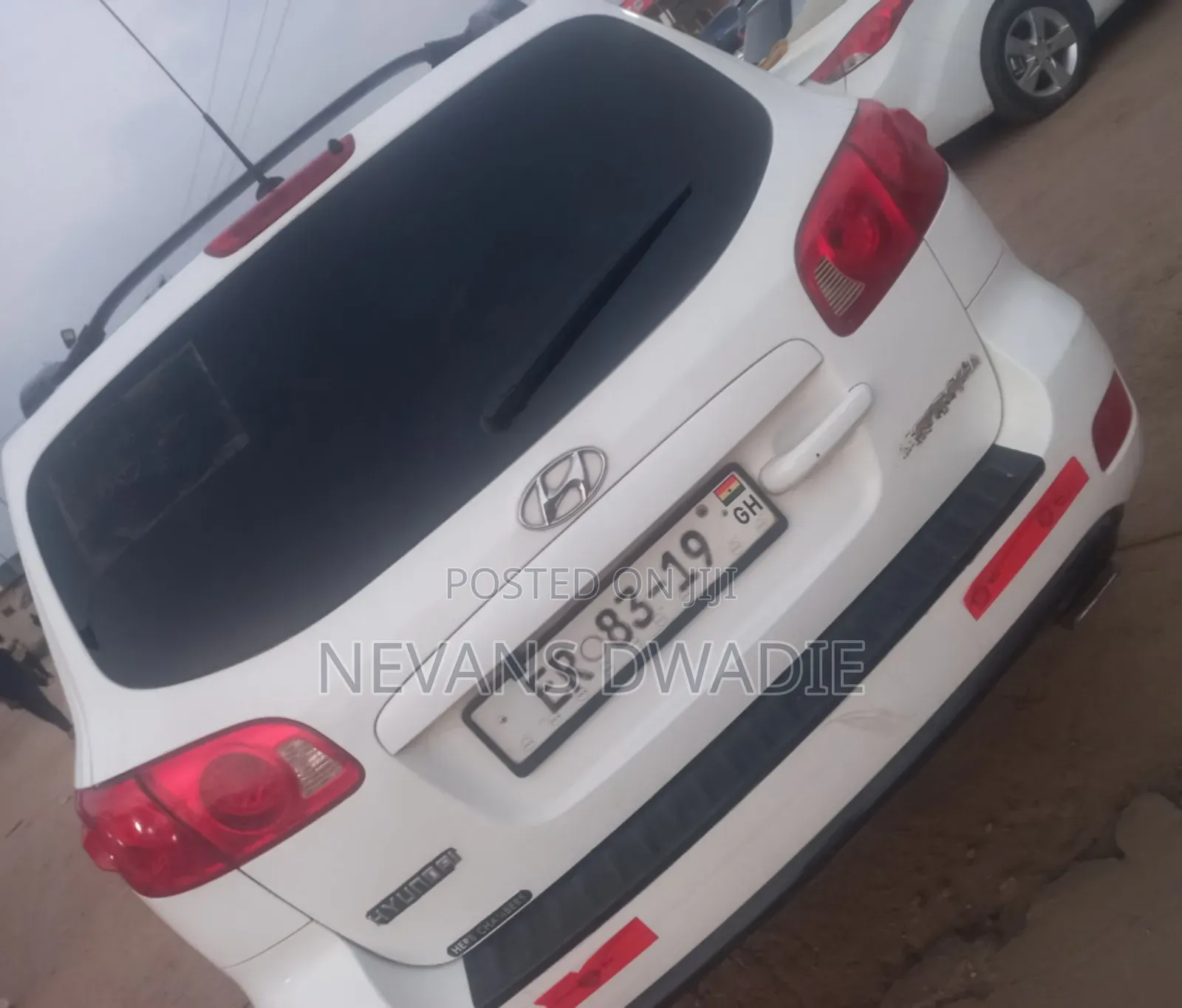 Hyundai Santa Fe 2011 White