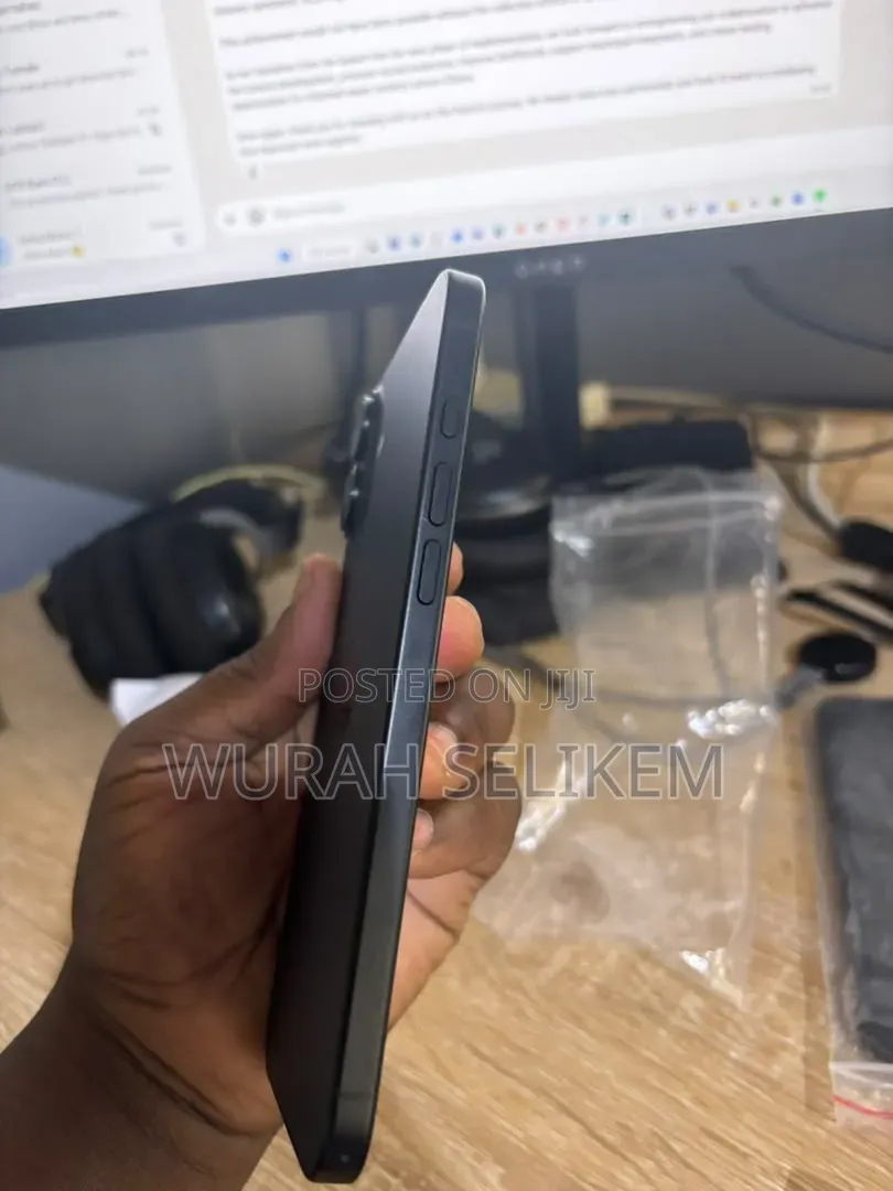 Apple iPhone 16 Plus 128 GB Gray