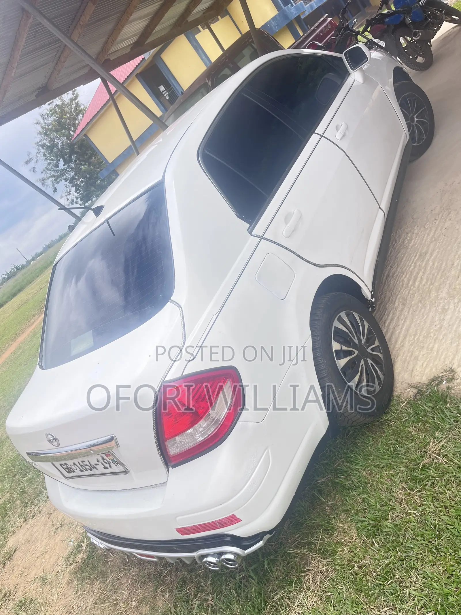 Nissan Versa 2012 White